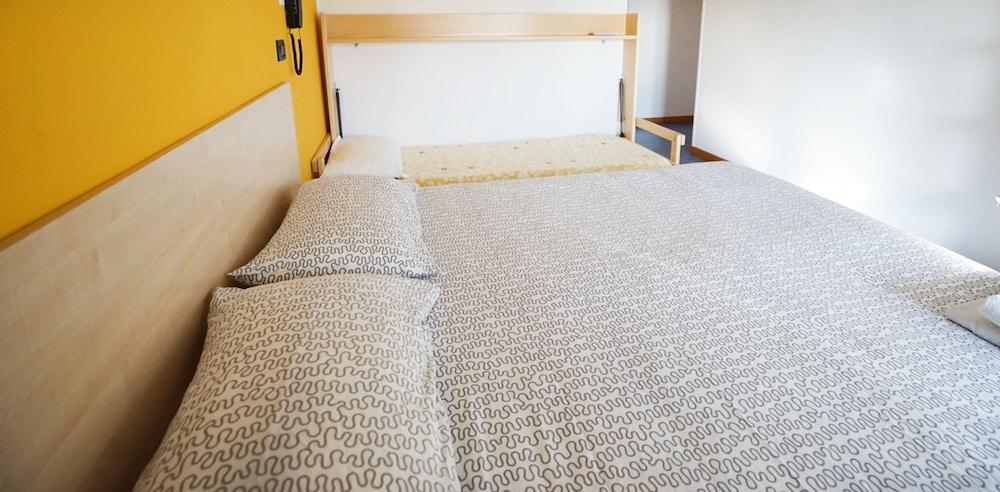 Hotel Morfeo - Young People Hotels (Adults Only) ริมินี ภายนอก รูปภาพ